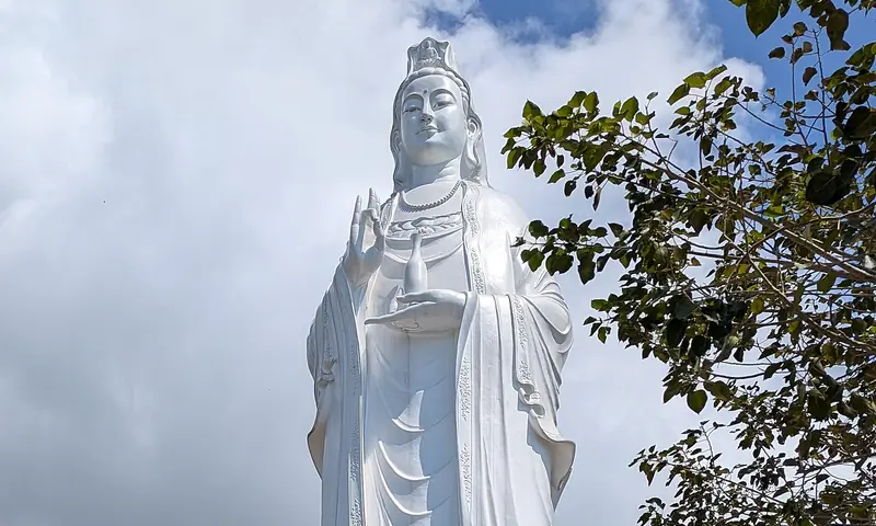 Lady Buddha & Son Tra Peninsula